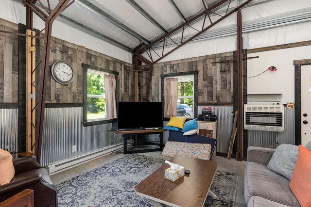 10335 SE Hwy J, Collins, MO 64738