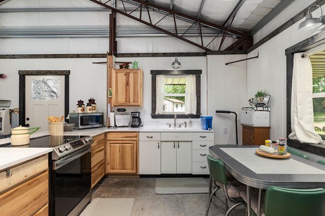 10335 SE Hwy J, Collins, MO 64738