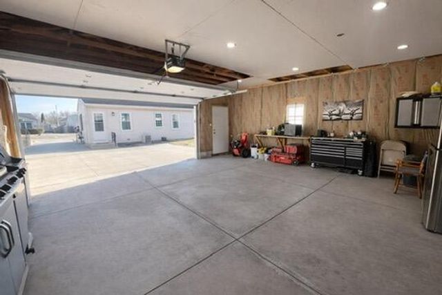 2520 E Crescent STREET, Racine, WI 53403