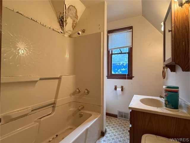514 87th Street, Niagara Falls, NY 14304
