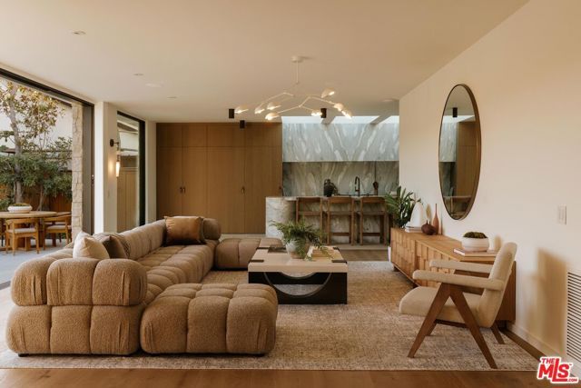 3858 Buena Park Drive, Studio City (los Angeles), CA 91604