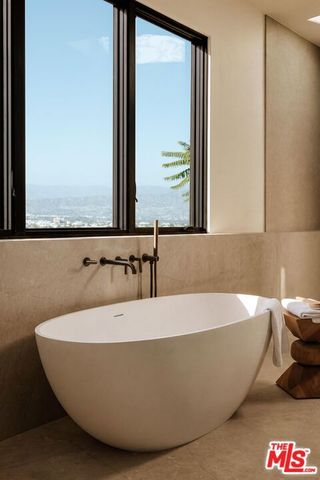 3858 Buena Park Drive, Studio City (los Angeles), CA 91604