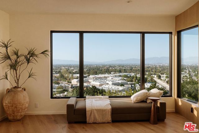 3858 Buena Park Drive, Studio City (los Angeles), CA 91604