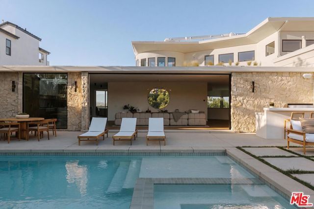 3858 Buena Park Drive, Studio City (los Angeles), CA 91604