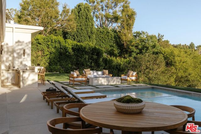 3858 Buena Park Drive, Studio City (los Angeles), CA 91604