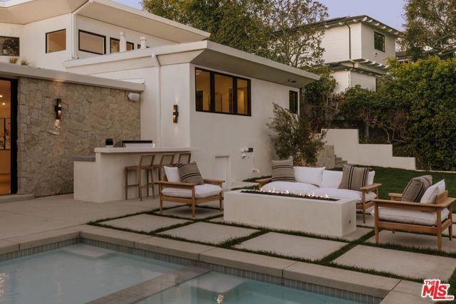 3858 Buena Park Drive, Studio City (los Angeles), CA 91604