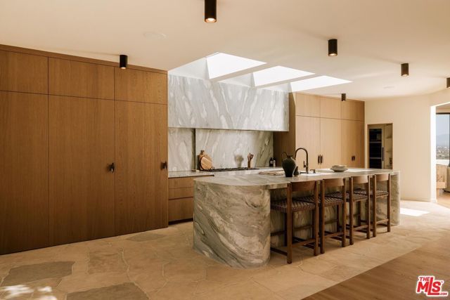 3858 Buena Park Drive, Studio City (los Angeles), CA 91604