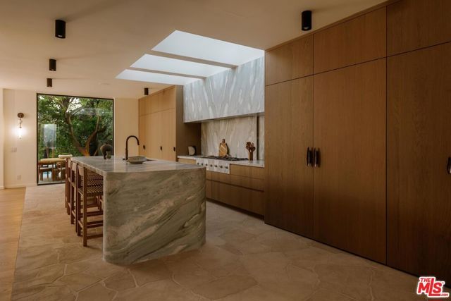 3858 Buena Park Drive, Studio City (los Angeles), CA 91604