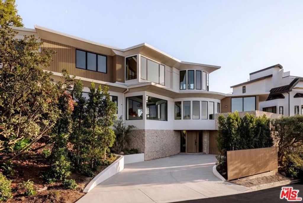 3858 Buena Park Drive, Studio City (los Angeles), CA 91604