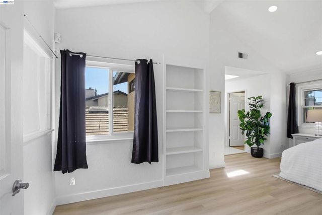 6010 Peppertree Ct, Newark, CA 94560
