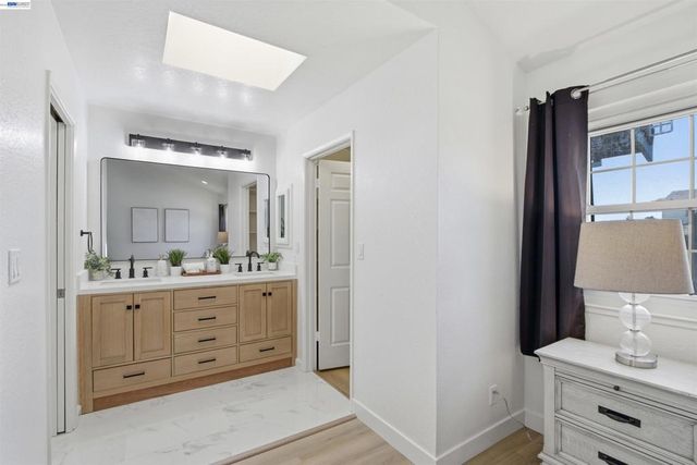 6010 Peppertree Ct, Newark, CA 94560
