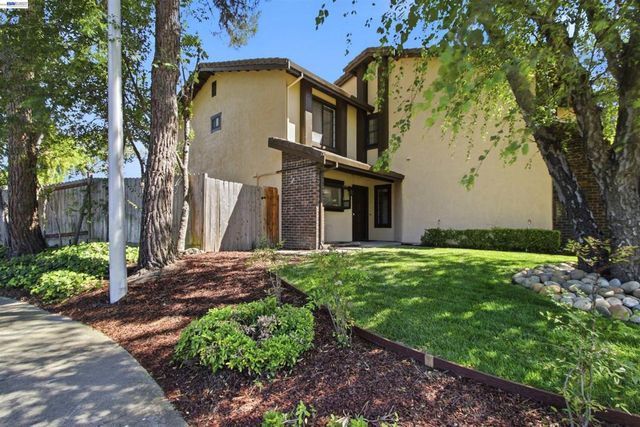 6010 Peppertree Ct, Newark, CA 94560