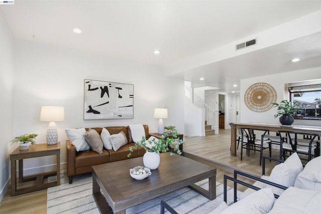 6010 Peppertree Ct, Newark, CA 94560
