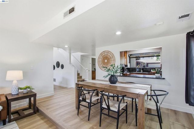 6010 Peppertree Ct, Newark, CA 94560