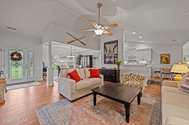 815 Pelican Drive, New Bern, NC 28560