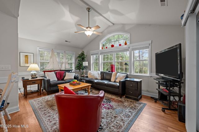 815 Pelican Drive, New Bern, NC 28560