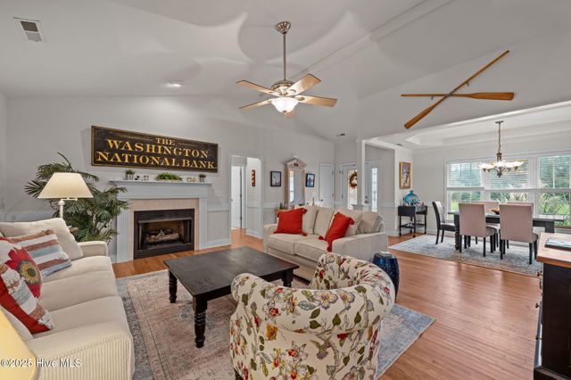 815 Pelican Drive, New Bern, NC 28560