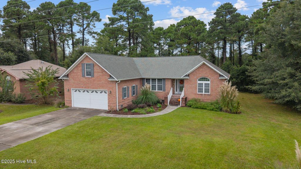 815 Pelican Drive, New Bern, NC 28560