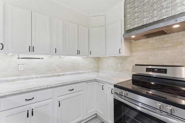 2921 Travis Street, Westlake, LA 70669