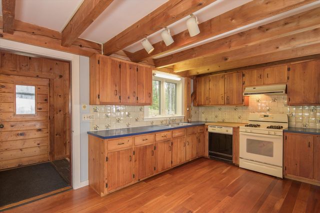 559 Parker Hill Road, Rockingham, VT 05101