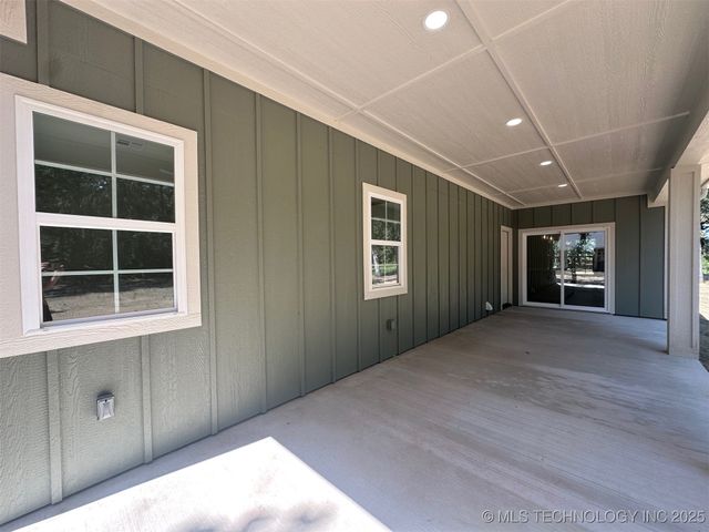 12195 Longboard Loop, Kingston, OK 73439