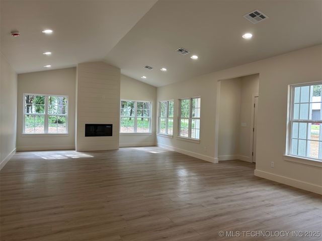 12195 Longboard Loop, Kingston, OK 73439