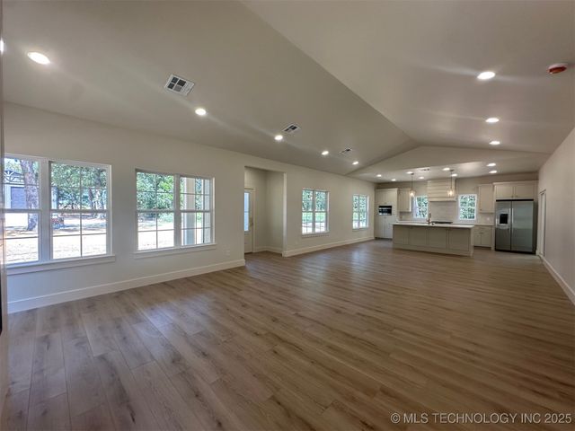 12195 Longboard Loop, Kingston, OK 73439