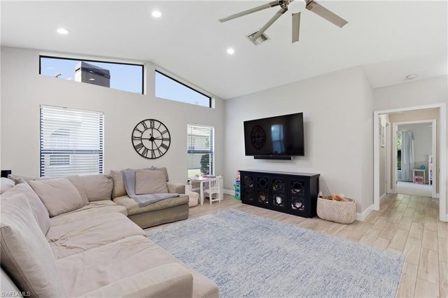 6651 Willow Lake CIR, Fort Myers, FL 33966