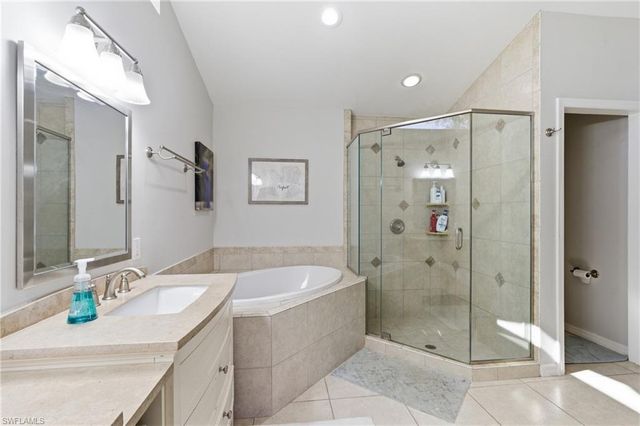 6651 Willow Lake CIR, Fort Myers, FL 33966