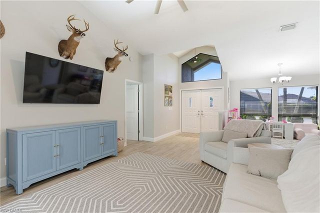 6651 Willow Lake CIR, Fort Myers, FL 33966