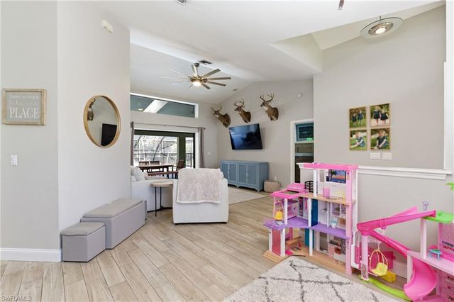 6651 Willow Lake CIR, Fort Myers, FL 33966