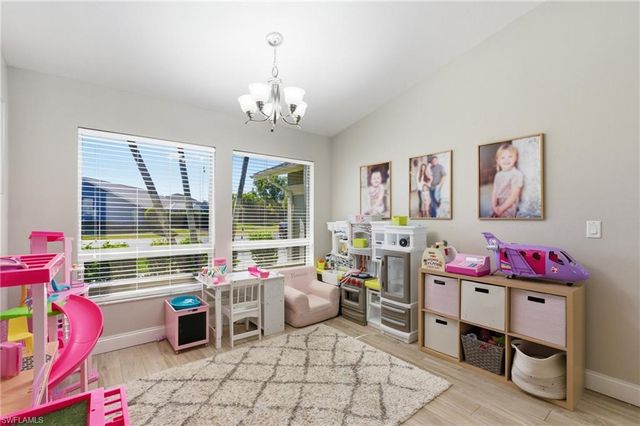 6651 Willow Lake CIR, Fort Myers, FL 33966