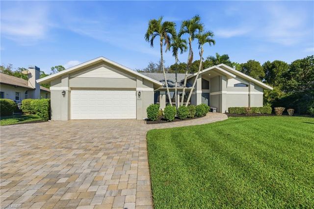 6651 Willow Lake CIR, Fort Myers, FL 33966