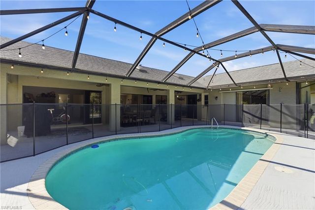 6651 Willow Lake CIR, Fort Myers, FL 33966