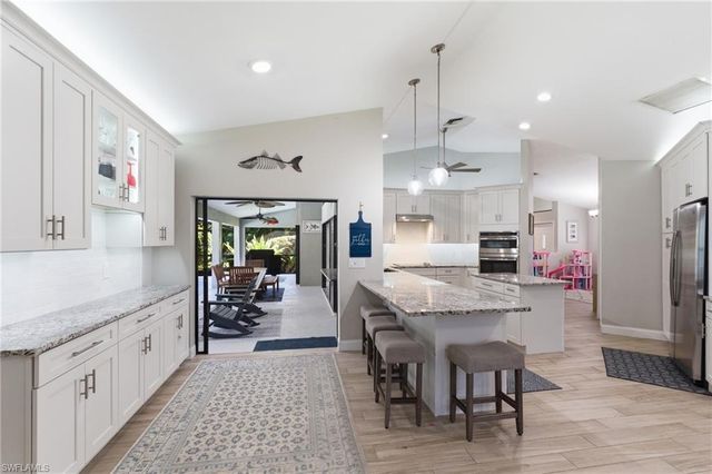 6651 Willow Lake CIR, Fort Myers, FL 33966