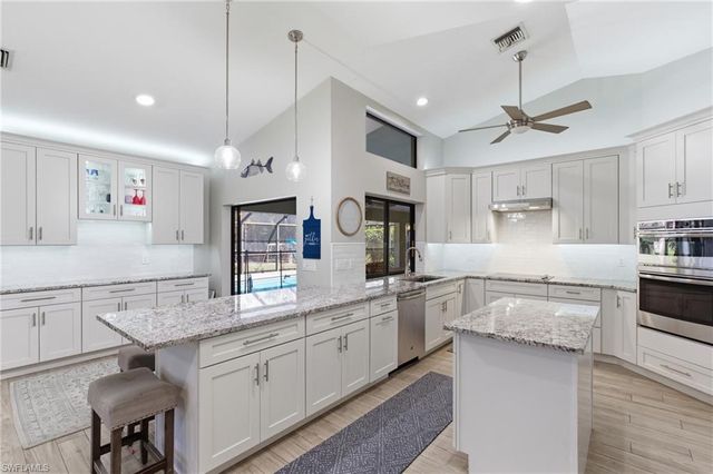 6651 Willow Lake CIR, Fort Myers, FL 33966