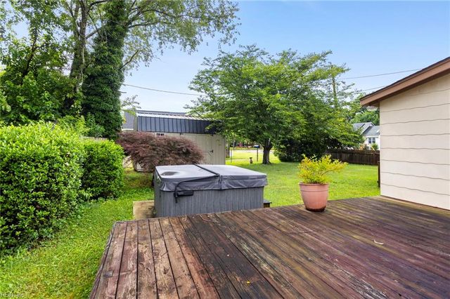 8329 Old Ocean View RD, Norfolk, VA 23518