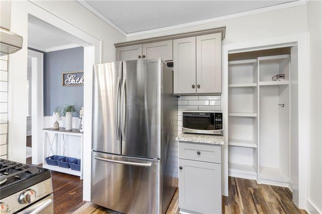 8329 Old Ocean View RD, Norfolk, VA 23518