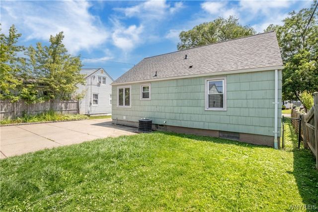 1852 Parker Blvd, Tonawanda, NY 14150