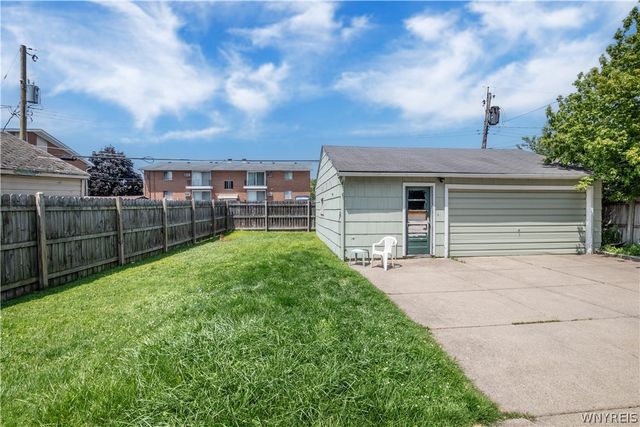 1852 Parker Blvd, Tonawanda, NY 14150