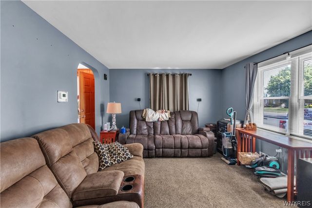 1852 Parker Blvd, Tonawanda, NY 14150