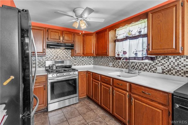 1852 Parker Blvd, Tonawanda, NY 14150