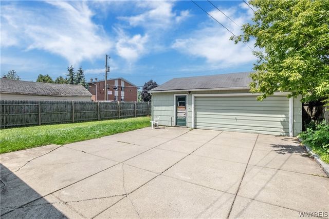1852 Parker Blvd, Tonawanda, NY 14150