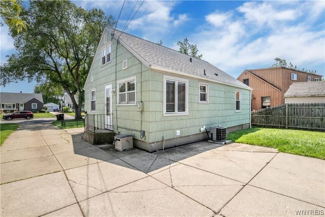 1852 Parker Blvd, Tonawanda, NY 14150
