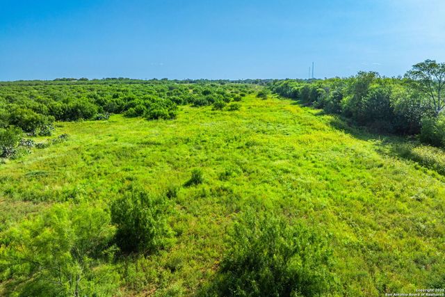 3911 County Road 1000, Pearsall, TX 78061