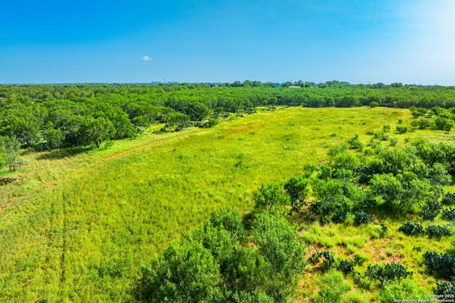 3911 County Road 1000, Pearsall, TX 78061