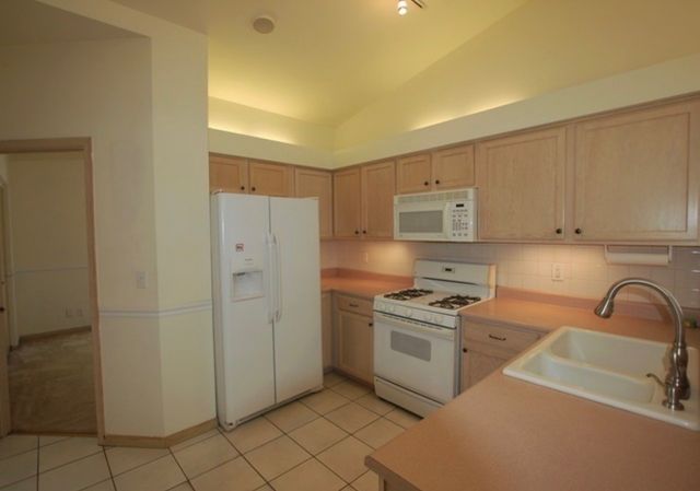 14019 S Oakdale Circle, Plainfield, IL 60544