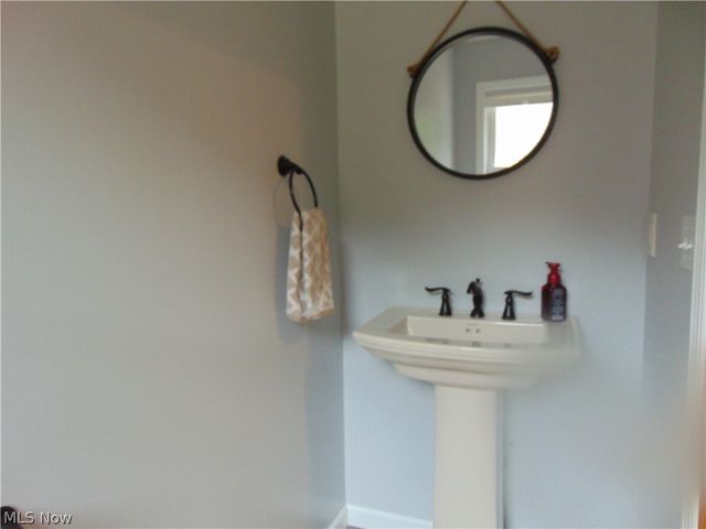12436 Painesville Warren Road, Concord Twp, OH 44077