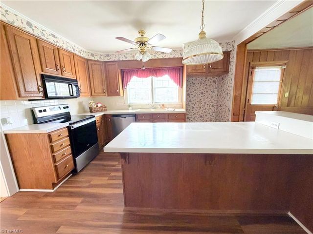 5512 Winona Street, Winston-salem, NC 27106