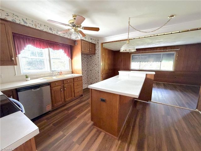 5512 Winona Street, Winston-salem, NC 27106